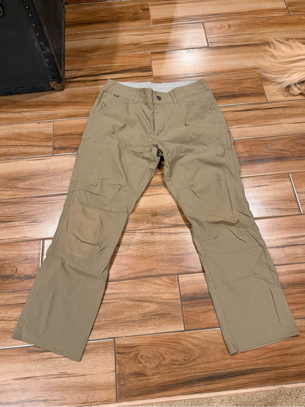RENEGADE™ PANT
Water-resistant performance pant with stretch